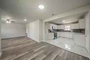 5558 Meadowbrook Dr, Fort Worth, TX 76112 - Photo 12