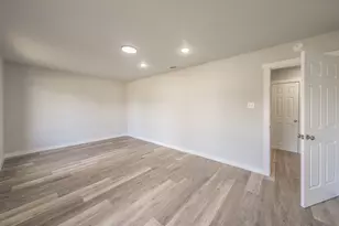 5558 Meadowbrook Dr, Fort Worth, TX 76112 - Photo 30