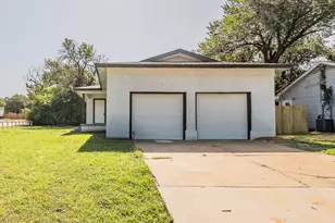 5558 Meadowbrook Dr, Fort Worth, TX 76112 - Photo 40