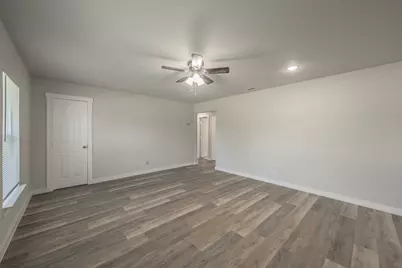 5558 Meadowbrook Drive, Fort Worth, TX 76112 - Photo 6