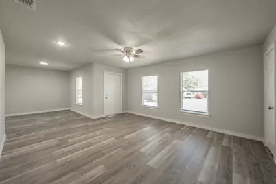 5558 Meadowbrook Drive, Fort Worth, TX 76112 - Photo 8