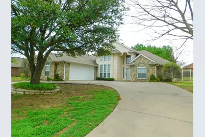 502 Hillcrest Lane, Krum, TX 76249 - Photo 4