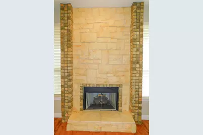 502 Hillcrest Lane, Krum, TX 76249 - Photo 10