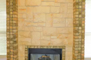 502 Hillcrest Ln, Krum, TX 76249 - Photo 10