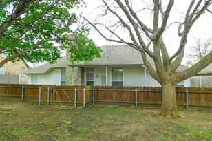 502 Hillcrest Ln, Krum, TX 76249 - Photo 32