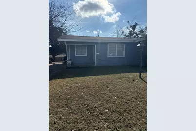 910 Circle Drive, Bowie, TX 76230 - Photo 1