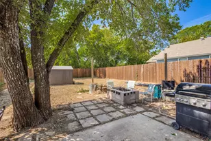 1008 E Prairie St, Denton, TX 76205 - Photo 22