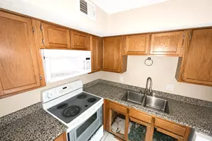 9809 Walnut St, Dallas, TX 75243 - Photo 8