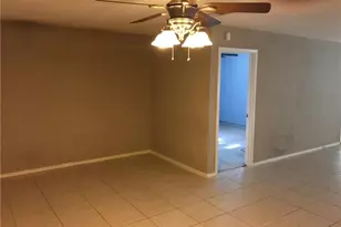 2420 Timberlake Dr, Irving, TX 75062 - Photo 4