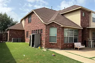 2756 Explorador, Grand Prairie, TX 75054 - Photo 4