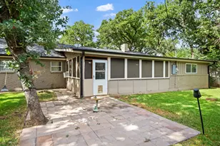 1217 W Redbud Dr, Hurst, TX 76053 - Photo 34