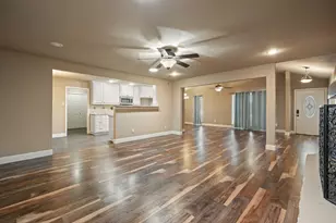 1217 W Redbud Dr, Hurst, TX 76053 - Photo 10