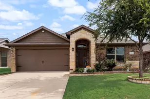 925 Walls Blvd, Crowley, TX 76036 - Photo 2