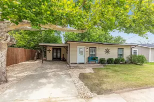 403 Walnut St, Grandview, TX 76050 - Photo 1