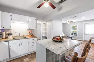 403 Walnut St, Grandview, TX 76050 - Photo 10