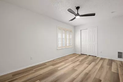 8364 Deep Green Drive, Dallas, TX 75249 - Photo 14