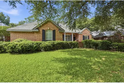 3318 Summergrove Drive, Arlington, TX 76001 - Photo 2