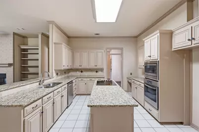 3318 Summergrove Drive, Arlington, TX 76001 - Photo 10