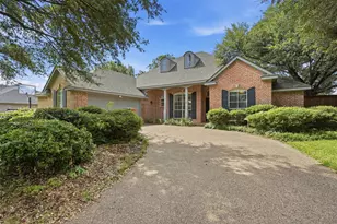 3318 Summergrove Dr, Arlington, TX 76001 - Photo 1