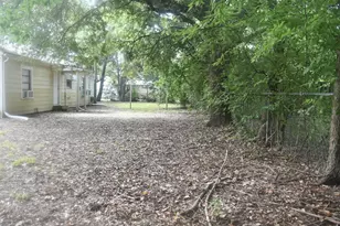 1015 Winkler St, Ennis, TX 75119 - Photo 16