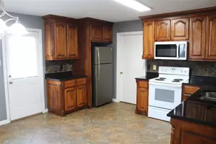 2748 Peach Dr, Little Elm, TX 75068 - Photo 8