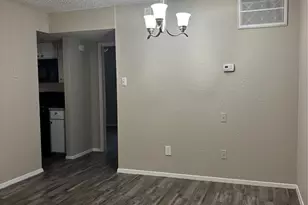 900 N Center St, Arlington, TX 76011 - Photo 4
