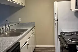 900 N Center St, Arlington, TX 76011 - Photo 2