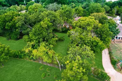 1136 Betterton Circle, Dallas, TX 75203 - Photo 2