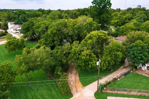 1136 Betterton Cir, Dallas, TX 75203 - Photo 1