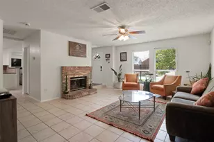 1428 Creekview Dr, Lewisville, TX 75067 - Photo 4