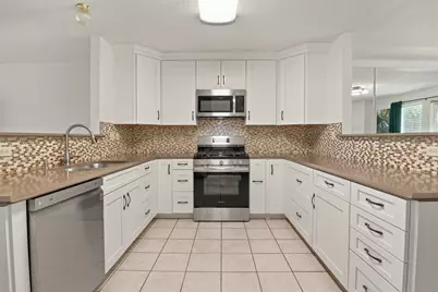 1428 Creekview Drive, Lewisville, TX 75067 - Photo 6