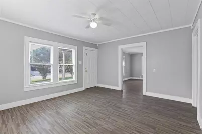 2821 Gladstone Drive, Dallas, TX 75211 - Photo 14