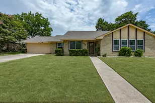 1327 Big Stone Gap Rd, Duncanville, TX 75137 - Photo 2
