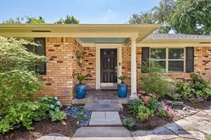 8324 Moorcroft Dr, Dallas, TX 75228 - Photo 2
