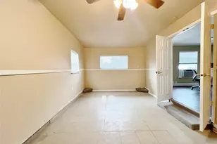 4236 Comanche St, Fort Worth, TX 76119 - Photo 10