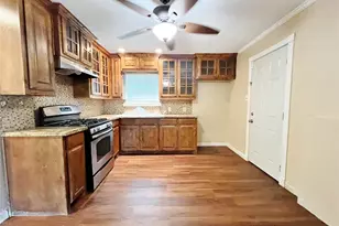 4236 Comanche St, Fort Worth, TX 76119 - Photo 6