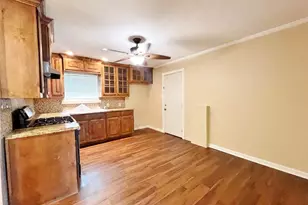 4236 Comanche St, Fort Worth, TX 76119 - Photo 4