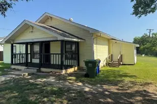 323 E Lloyd St, Krum, TX 76249 - Photo 1