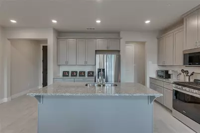 509 Hutchinson Lane, Lewisville, TX 75077 - Photo 8