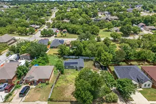 2818 NW 17th St, Fort Worth, TX 76106 - Photo 2