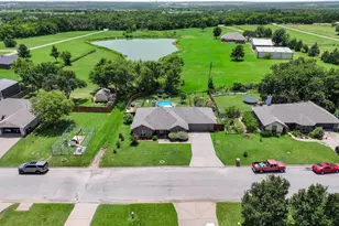 213 Bryant St, Pottsboro, TX 75076 - Photo 2