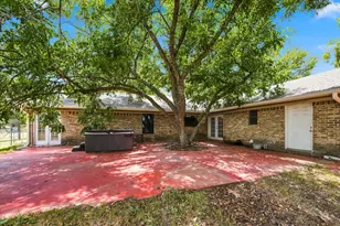 612 W Highland St, West, TX 76691 - Photo 4