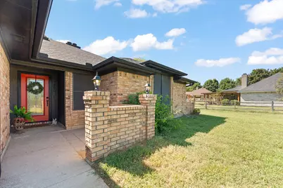 7500 Parker Drive E, Burleson, TX 76028 - Photo 6