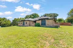 7500 Parker Dr E, Burleson, TX 76028 - Photo 4