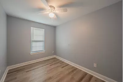 917 E Jessamine Street, Fort Worth, TX 76104 - Photo 16