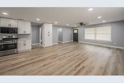 917 E Jessamine Street, Fort Worth, TX 76104 - Photo 14