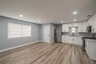 917 E Jessamine St, Fort Worth, TX 76104 - Photo 12