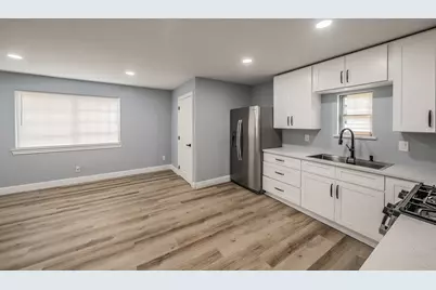 917 E Jessamine Street, Fort Worth, TX 76104 - Photo 16