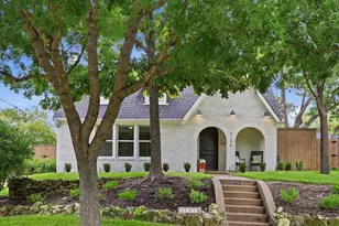 1136 Woodlawn Ave, Dallas, TX 75208 - Photo 2