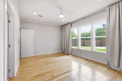 1136 Woodlawn Avenue, Dallas, TX 75208 - Photo 16